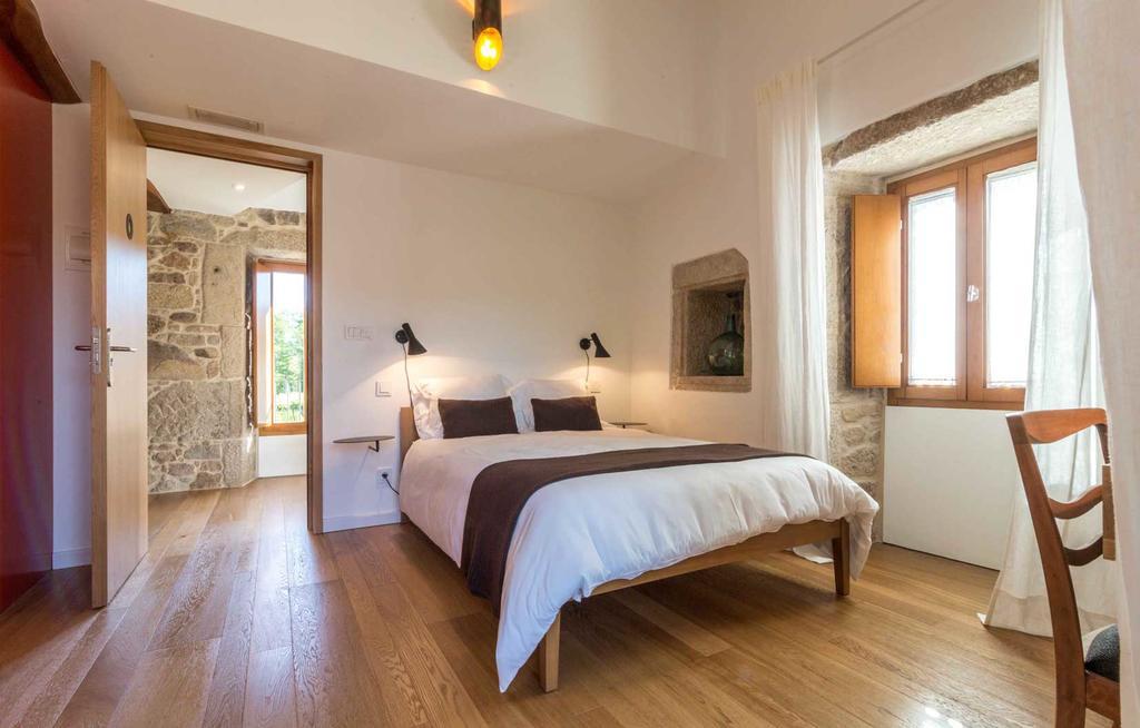 Os Lambrans Guest House Padron Exterior photo
